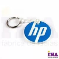 Chaveiro Emborrachado Gravação em Alto relevo com a logo do cliente.  Desenvolvimento de formato e marca específica. Acabamento em cordão de nylon e argola (ou em corrente metálica e argola). Faça seu orçamento.