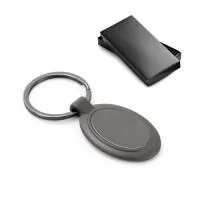 Chaveiro em metal. Fornecido em caixa presente. 32 x 53 x 4,5 mm