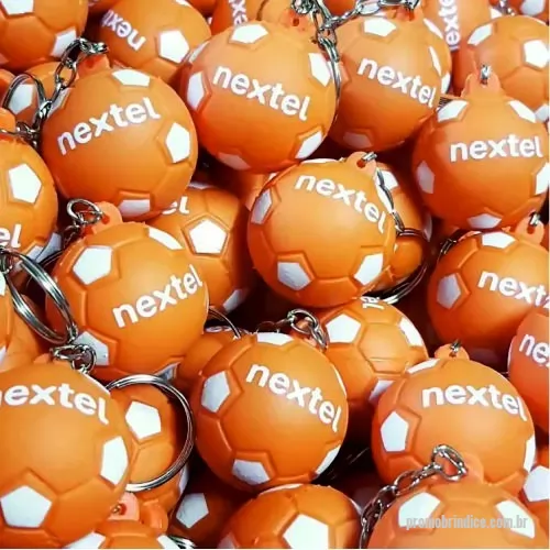 Chaveiro plástico ou acrílico personalizado - Leve praticidade e estilo para seu dia a dia com o Chaveiro Bola Personalizado !  Leve, resistente e disponível em diversas cores. Material Leve e Resistente: Plástico durável para uso prolongado. Design Compacto: Fácil de transportar em bolsas, mochilas e bolsos. Presente Ideal: Uma lembrança divertida e útil para amigos, familiares e colegas de trabalho.