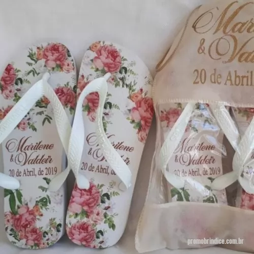 Chinelo personalizado - Personalize seus passos, marque sua história! Nossas Havaianas personalizadas recebem estampas exclusivas  na sola, perfeitas para casamentos, eventos corporativos ou para expressar seu estilo. Conforto, qualidade e personalização em um só produto!