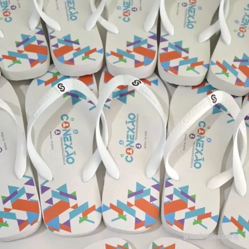 Chinelo personalizado - Personalize seus passos, marque sua história! Nossas Havaianas personalizadas recebem estampas exclusivas  na sola, perfeitas para casamentos, eventos corporativos ou para expressar seu estilo. Conforto, qualidade e personalização em um só produto!