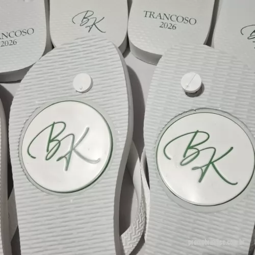Chinelo personalizado - Personalize seus passos, marque sua história! Nossas Havaianas personalizadas recebem estampas exclusivas  na sola, perfeitas para casamentos, eventos corporativos ou para expressar seu estilo. Conforto, qualidade e personalização em um só produto!