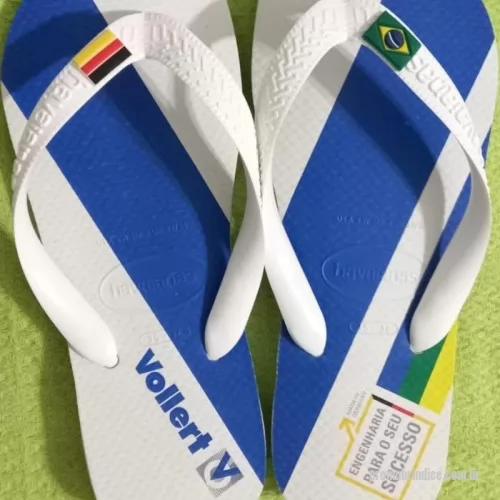 Chinelo personalizado - Personalize seus passos, marque sua história! Nossas Havaianas personalizadas recebem estampas exclusivas  na sola, perfeitas para casamentos, eventos corporativos ou para expressar seu estilo. Conforto, qualidade e personalização em um só produto! Etiquetas emborrachadas nas correias são cobradas a parte.