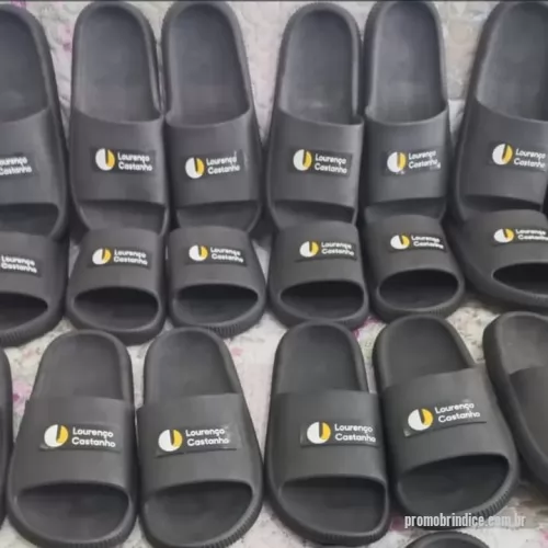 Chinelo personalizado - Personalize seus passos, marque sua história! Nossas Havaianas personalizadas recebem estampas exclusivas  na sola, perfeitas para casamentos, eventos corporativos ou para expressar seu estilo. Conforto, qualidade e personalização em um só produto!