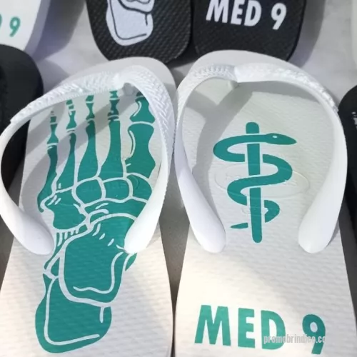Chinelo personalizado - Personalize seus passos, marque sua história! Nossas Havaianas personalizadas recebem estampas exclusivas  na sola, perfeitas para casamentos, eventos corporativos ou para expressar seu estilo. Conforto, qualidade e personalização em um só produto!
