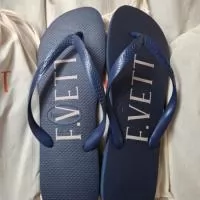 Personalize seus passos, marque sua história! Nossas Havaianas personalizadas recebem estampas exclusivas  na sola, perfeitas para casamentos, eventos corporativos ou para expressar seu estilo. Conforto, qualidade e personalização em um só produto!