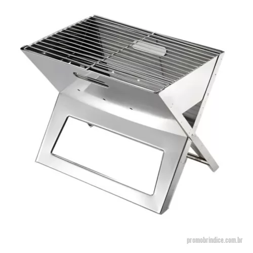 Churrasqueira portátil personalizada - Prepare um churrasco delicioso com amigos e familiares, onde quer que você esteja, com a nossa Churrasqueira Portátil em Aço Inoxidável. Compacta, prática e fácil de usar, ela é a companheira perfeita para seus momentos de lazer.  Características Aço inoxidável resistente: Fabricada em aço inoxidável de alta qualidade, a churrasqueira é resistente à corrosão e ao calor, garantindo durabilidade e segurança no uso. Design dobrável e portátil: A churrasqueira possui um design inteligente que permite dobrá-la e transportá-la com facilidade para qualquer lugar. A alça integrada facilita o transporte, tornando-a ideal para camping, piqueniques, praias e muito mais. Duas grelhas: A churrasqueira possui duas grelhas espaçosas, perfeitas para preparar carnes, legumes e outros alimentos de forma prática e eficiente. Sistema de encaixe prático: A montagem da churrasqueira é rápida e descomplicada, graças ao sistema de encaixe inteligente. Em poucos minutos, você terá sua churrasqueira pronta para