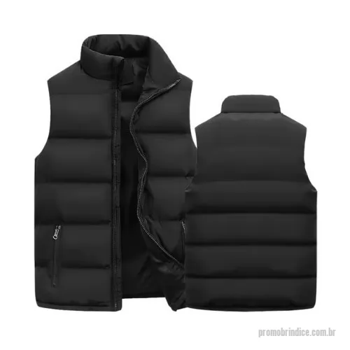 Coletes promocionais personalizados - FICHA TÉCNICA – COLETE PUFFER (ACOLCHOADO TÉRMICO). Descrição do Produto  Colete puffer desenvolvido para proteção térmica e conforto em ambientes frios ou de meia estação. Produto leve, funcional e elegante, ideal para uniformes corporativos, eventos promocionais e campanhas de inverno. Especificações Técnicas Produto: Colete puffer personalizado Material externo: Poliéster impermeável ou resistente à água Material interno: Forro em poliéster ou nylon Enchimento: Fibra sintética siliconada (isolamento térmico) Estrutura: Acolchoado com costura em gomos (quilting) Fechamento: Zíper frontal reforçado Gola: Alta (proteção contra vento) Bolsos: Laterais com zíper (opcional interno) Cavas: Acabamento com elástico ou viés reforçado Acabamento: Costura reforçada e modelagem anatômica. Medidas (padrão) PP, P, M, G, GG, XGG (Pode ser ajustado conforme modelagem do cliente). Personalização Bordado (principal método recomendado) Patch bordado ou emborrachado (PVC) Silk screen (serigrafia em área