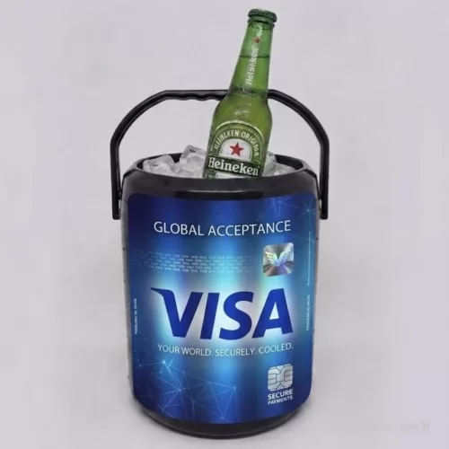Cooler personalizado - Cooler Térmico 12 Latas personalizado, ideal para ações promocionais, eventos e brindes corporativos. Com excelente capacidade e ampla área para personalização, mantém as bebidas geladas por mais tempo e proporciona grande visibilidade para a sua marca. 