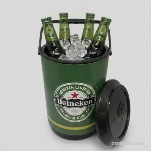 Cooler personalizado - Cooler Térmico 8 Latas personalizado, ideal para brindes, eventos e ações promocionais. Compacto e prático, mantém as bebidas geladas por mais tempo e oferece excelente espaço para destacar a sua marca. Uma opção útil e atrativa para clientes, colaboradores e parceiros. 