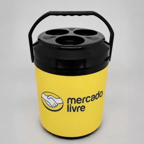 Cooler personalizado - Cooler Térmico 12 Latas personalizado, ideal para ações promocionais, eventos e brindes corporativos. Com excelente capacidade e ampla área para personalização, mantém as bebidas geladas por mais tempo e proporciona grande visibilidade para a sua marca. 