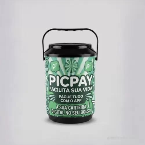 Cooler personalizado - Cooler Térmico Personalizado para 10 Latas, com capacidade de 6 litros e ampla área para personalização. Ideal para brindes, eventos e ações promocionais, mantém as bebidas geladas por mais tempo e garante destaque para sua marca. Resistente e prático, possui dimensões de 305 mm de altura x 220 mm de diâmetro e peso aproximado de 0,945 kg.