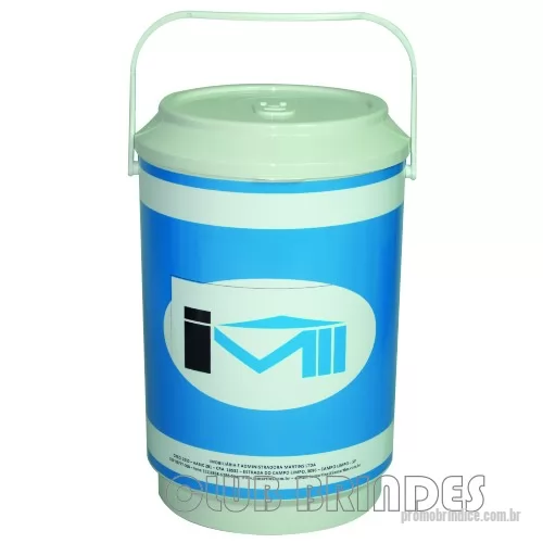 Cooler personalizado - Cooler promocional com capacidade para 08 latas, com alça fixa e isolante térmico. Gravação da logomarca através de adesivo com impressão digital .