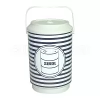 Cooler promocional com capacidade para 08 latas, com alça fixa e isolante térmico. Gravação da logomarca através de adesivo com impressão digital .