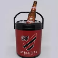 Cooler Térmico 12 Latas personalizado, ideal para brindes corporativos, campanhas promocionais e eventos. Com ampla área para personalização, oferece excelente visibilidade para a sua marca e mantém as bebidas geladas por mais tempo. Um brinde prático, útil e de grande impacto para clientes, colaboradores e parceiros.