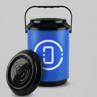 Cooler Térmico 10 Latas personalizado, perfeito para brindes corporativos, campanhas promocionais e eventos. Com maior capacidade e ampla área para personalização, mantém as bebidas geladas por mais tempo e garante destaque para a sua marca em diversos momentos do dia a dia. 