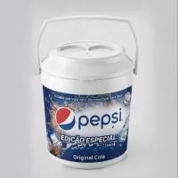 Cooler Térmico Personalizado para 16 Latas, com capacidade de 12 litros e ampla área para personalização. Ideal para brindes, eventos e ações promocionais, mantém as bebidas geladas por mais tempo e garante destaque para sua marca. Resistente e espaçoso, possui dimensões de 378 mm de altura x 265 mm de diâmetro e peso aproximado de 1,640 kg. 