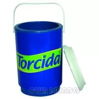 Cooler promocional com capacidade para 08 latas, com alça fixa e isolante térmico. Gravação da logomarca através de adesivo com impressão digital .