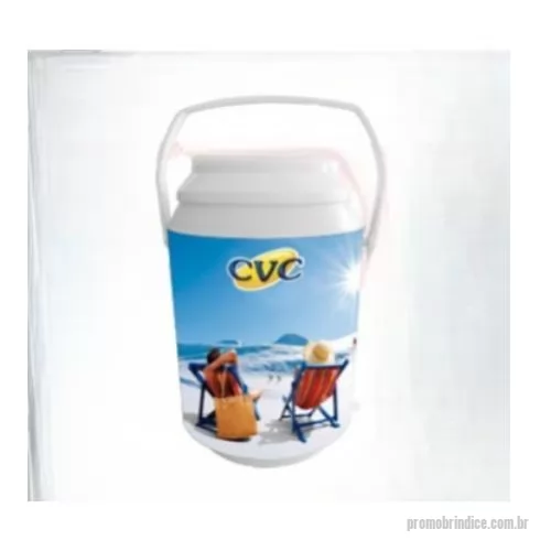 Cooler térmico personalizado - Cooler Isotérmico Modelo Moor com capacidade para até 12 a 14 latas de 350 ml, com opção de colocar barril de 5 litros e gelo, tampa com 3 cavidades porta latas, alça rígida articulada e fixa nas laterais do corpo, produzido em PP / polipropileno de cor branca com parede dupla com isolamento interno em isopor prensado, corpo revestido ao redor em adesivo com impressão digital de alta resolução em 360º em cores a traço / chapadas ou em cromia do tipo imagem. Frete FOB Brasil.