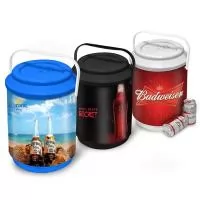 Cooler Térmico em PP com parede dupla e isolamento interno com chapa de isopor, em formato lata de cerveja com capacidade para 10 latas ou 6 litros, tamanho aproximado 31 x 20,2 cm.