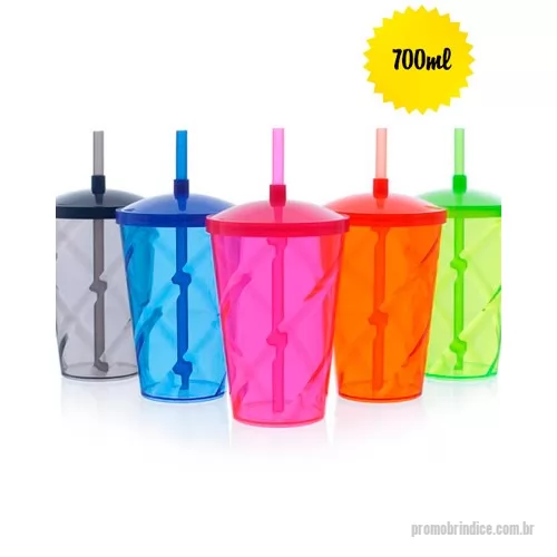 Copo Acrílico personalizado - Copo twister com tampa e canudo personalizado. Com capacidade de 700 ml, esse copo é colorido, resistente, possui bom espaço para imprimir o logotipo de empresas. Ideal para promover sua marca em junto a clientes e colaboradores