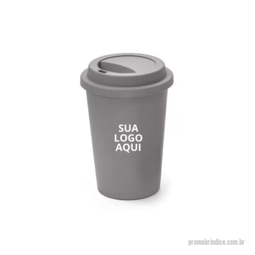 Copo bucks personalizado - Copo Café 450 ml Personalizado . Brinde para empresas: Copo de viagem com design moderno, feito em PP, é um brinde prático para a rotina agitada dos profissionais. Com capacidade de até 450 mL e dimensões de Ø90 x 135 mm, este brinde é ideal para empresas que desejam oferecer um presente útil e pensado para o dia a dia. Perfeito para integrar a sua coleção de brindes corporativos, este copo é uma escolha excelente para demonstrar consideração e valorizar a parceria.