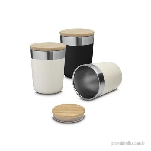 Copo de alumínio personalizado - Bebidas geladas por mais tempo neste copo térmico, com capacidade de 300 ml, feito em inox, com parede dupla e tampa de bambu que possui um anel de silicone para vedação. Seu design e pintura fosca são o toque de modernidade que você procura. Altura 