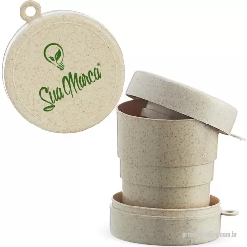 Copo ecológico personalizado - Sustentável, compacto e versátil! Leve seu copo retrátil ecológico para onde quiser, feito em fibra de arroz para reduzir o impacto ambiental. Com capacidade de 200ml e um prático porta comprimidos embutido, ele é perfeito para o dia a dia, viagens e academia. Personalize e faça dele um brinde sustentável e inovador!