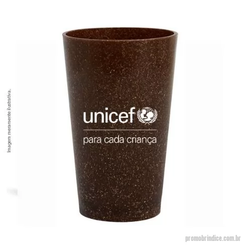 Copo ecológico personalizado - Capacidade para 320 ml. Copo sustentável feito com 50% de fibra natural de coco ou madeira e 50% de Plástico Premium (PP), reduzindo a quantidade de plástico e reaproveitando resíduos renováveis. Design moderno e acabamento impecável, feito em material atóxico e resistente ao microondas e máquina de lavar.