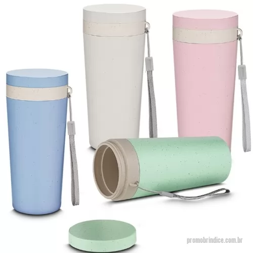 Copo ecológico personalizado - Copo plástico com parede dupla, produzido com fibra de trigo e plástico, com capacidade de 300ml, alça para transporte e tampa rosqueável.