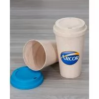 Copo ecológico para brindes. Possui tampa feita em material de fibra de arroz, capacidade de 550 ml e boa área de personalização. Produto amigo do meio ambiente, o copo possui ótimo custo e conta com boa variação de cores