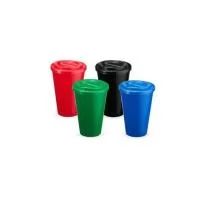 Copo feito em fibra de madeira com capacidade máxima de 450 ml. Possui tampa com bocal. Altura : 13,5 cm Largura : 9 cm Circunferência : 25,5 cm Peso aproximado g : 48