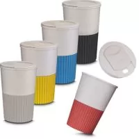 Copo plástico  produzido com fibra de trigo e plástico, com capacidade de 400ml e tampa rosqueável.