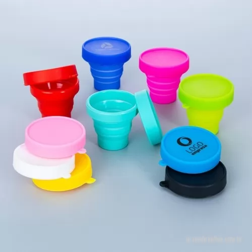 Copo flexível personalizado - Copo retrátil com capacidade de 150ml, livre de bpa. Contém tampa de encaixe com acesso para chaveiro.