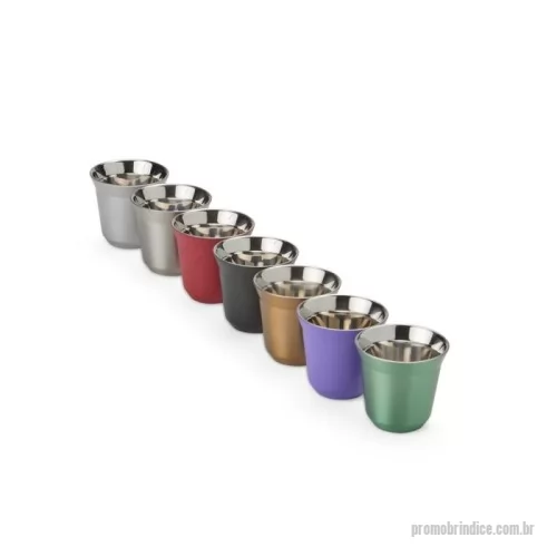 Copo Inox personalizado - Brinde os momentos inesquecíveis ou aprecie aquela pausa para o café com um copo à altura! Este copo inox com capacidade de 80ml é a opção ideal para marcar os bons momentos da vida, desde uma celebração até um momento mais tranquilo ou intimista. A parede dupla mantém a temperatura da bebida agradável por mais tempo para que a única preocupação seja aproveitar plenamente cada instante.