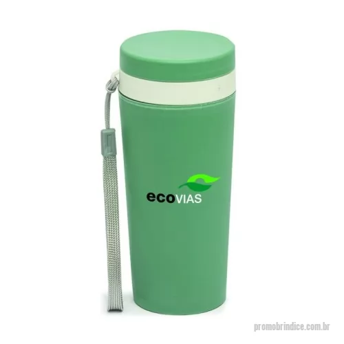 Copo personalizado - Copo fibra de bambu 350ml com parede dupla e alça. Copo produzido em Polipropileno livre de BPA, possui uma tampa de vedação rosqueável e alça de nylon (removível) para transporte. Conserva a temperatura interna durante um período de 1 à 2 horas, mas não dispõe de isolamento térmico. O copo pode ser levado a lava-louças, geladeira e micro-ondas.