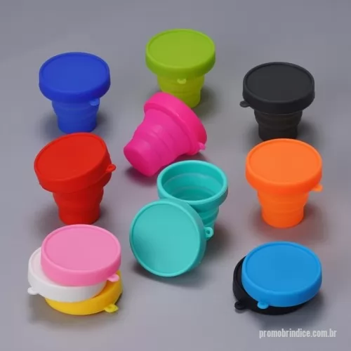 Copo personalizado - Copo retrátil com capacidade de 150ml, livre de bpa. Contém tampa de encaixe com acesso para chaveiro.