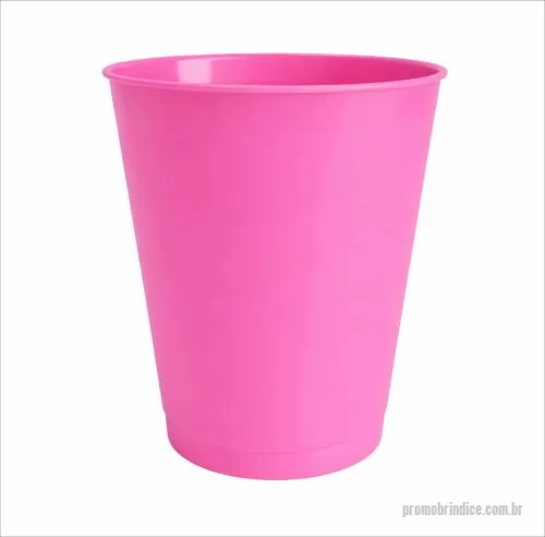 Copo personalizado - Copo com capacidade de 400 ml produzido em polipropileno biodegradável, com peso de 33 gramas, altura de 10,7 cm, diâmetro da boca de 8,5 cm e base de 6,5 cm, apresentando estrutura leve e resistente que garante praticidade no uso diário. Seu formato