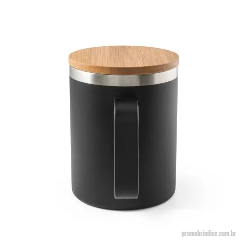 Copo personalizado - Copo de viagem térmico produzido em aço inox com 90% de material reciclado, estrutura de parede dupla isolada a vácuo, tampa em bambu e capacidade de até 420 mL. O revestimento externo em pó contribui para maior resistência ao uso frequente e ajuda a
