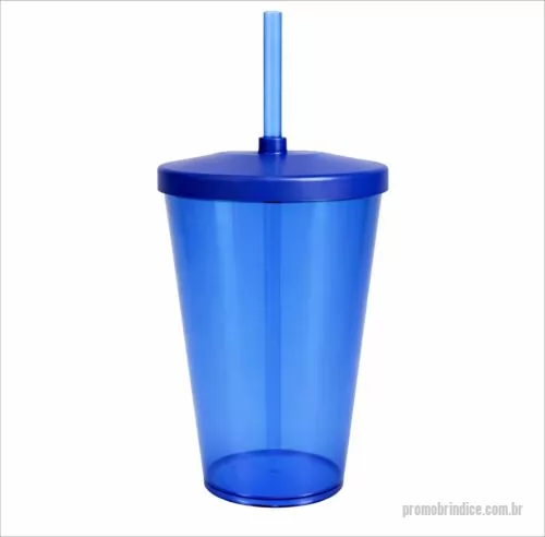 Copo personalizado - Copo com capacidade de 750 ml produzido em poliestireno, com peso de 74 gramas, altura de 15,0 cm, diâmetro da boca de 9,5 cm e base de 7,1 cm, acompanhado de tampa e canudo que garantem maior praticidade no consumo e transporte de bebidas. Sua estru