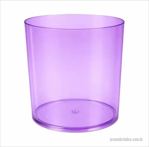Copo personalizado - Copo com capacidade de 300 ml produzido em poliestireno, com peso de 45 gramas, altura de 8,0 cm, diâmetro da boca de 8,6 cm e base de 7,5 cm, apresentando estrutura compacta e resistente, ideal para servir bebidas de forma prática. Seu formato baixo