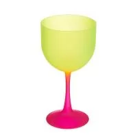 Brinde certo para promover e divulgar sua marca em feiras e eventos a taça colorida personalizada possui capacidade de 550 ml além de contar com exclusivo sistema degrade de cores tornando o brinde atraente e útil. A impressão é aplicada em boa área 
