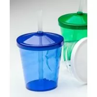 Copos coloridos personalizados para brindes. Com capacidade de 350 ml, tampa, canudo e ótimo custo é o brinde ideal para seu evento, para promover a marca e fidelizar clientes