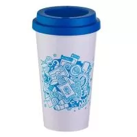 Copo de café azul personalizado, possui tampa, capacidade de 430 ml, ótimo custo e amplo espaço para personalizar o logotipo de empresas e parceiros comerciais. Brinde ideal para ser distribuído em feiras e eventos