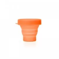 Copo retrátil com capacidade de 150ml, livre de bpa. Contém tampa de encaixe com acesso para chaveiro.