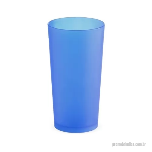 Copo Plástico personalizado - Copo Plástico 420ml com Acabamento Fosco – Simples, Leve e Funcional  Copo produzido em polipropileno (PP) com acabamento fosco que proporciona um toque moderno e agradável. Com capacidade de 420ml, é uma opção leve e resistente para uso diário em escritórios, eventos, festas ou ambientes corporativos. Versátil e fácil de personalizar, é ideal como brinde promocional.  Especificações:  Altura: 13,7 cm  Largura: 7,4 cm  Circunferência: 23,4 cm  Área para gravação: 13 cm x 2,5 cm  Peso aproximado: 39 g