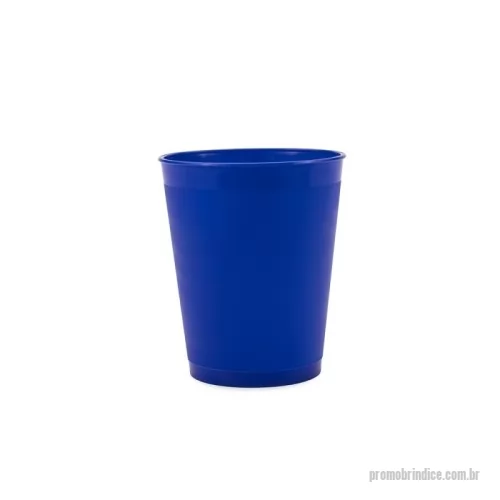 Copo Plástico personalizado - Copo Plástico Reutilizável 450ml – Versatilidade para Qualquer Ocasião  Este copo plástico é a escolha ideal para quem busca praticidade e durabilidade. Produzido em polipropileno (PP), é reutilizável, resistente e possui capacidade de 450ml, atendendo perfeitamente a diversas ocasiões como festas, eventos, uso doméstico ou corporativo. Seu design simples e funcional facilita o uso e a personalização.  Especificações:  Altura: 11 cm  Largura: 8,5 cm  Circunferência: 17 cm  Área para gravação: 8 cm x 10 cm  Peso aproximado: 30 g