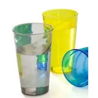 Copo de Acrílico Colorido, resistente com grande variedade de cores e ótimo espaço para personalização ele possui capacidade de 550 ML é o brinde ideal para festa e confraternizações