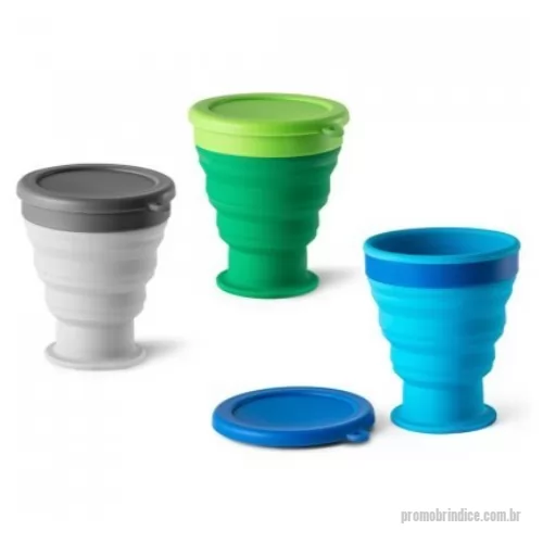 Copo Retrátil personalizado - Copo de viagem dobrável em silicone com tampa em PP. Contém uma argola na tampa que serve como pega ou para pendurar. Capacidade até 400 mL. Certificação EU Food Grade. ø66 x 117 x 96 mm