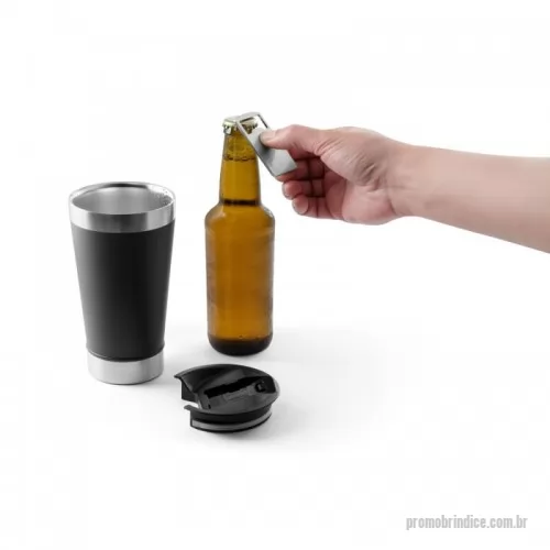 Copo térmico personalizado - Copo de viagem térmico em aço inox com parede dupla isolada a vácuo. A tampa inclui um abridor de garrafas. Ideal para preservar as suas bebidas frias ou quentes. Capacidade até 630 mL. Fornecido em caixa presente em kraft. ø97 x 171 mm